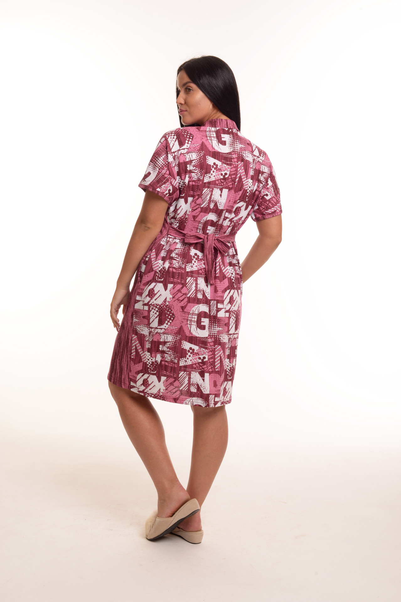 Фото товара 21400, короткий хлопковый халат на пуговицах